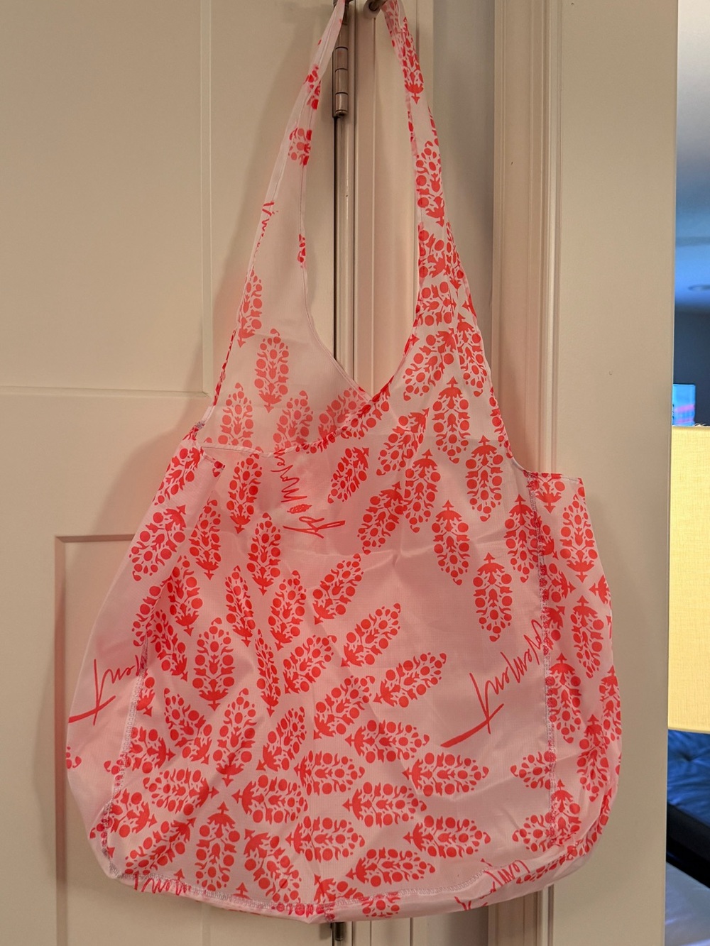 Pink Floral Pattern Lightweight Tote Bag
